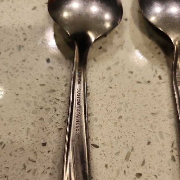 3 Oneida Custom Stainless Soup Spoons Flatware Dessert Roseanne Rose 1991 6.5" - Picture 5 of 5